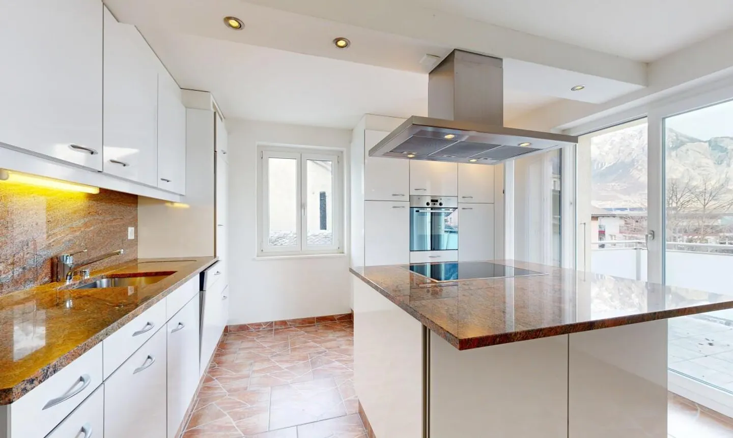 Spazioso duplex ristrutturato di 160 m² nel cuore del villaggio di Riddes - Foto 3 di 11