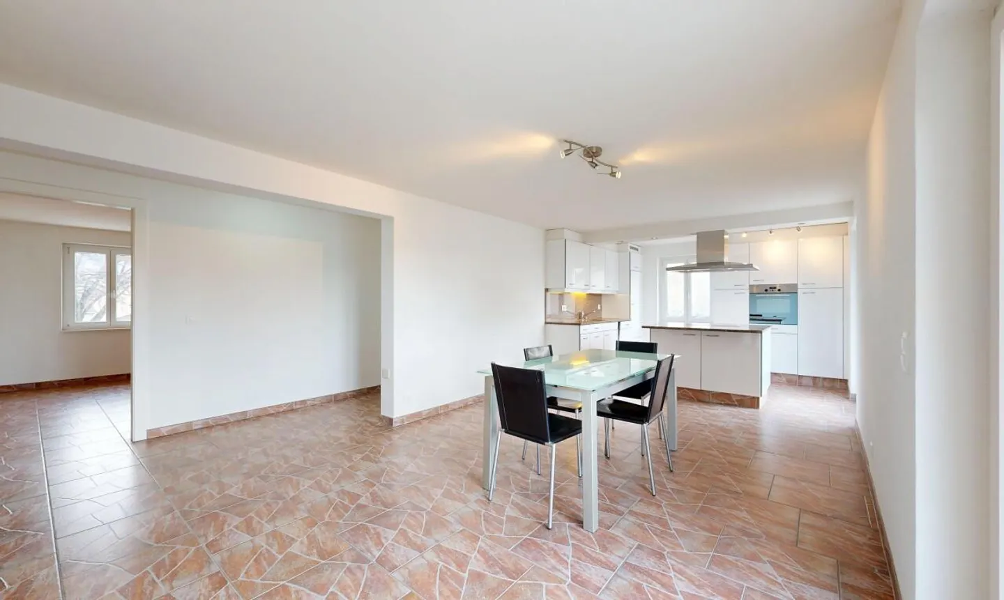 Spazioso duplex ristrutturato di 160 m² nel cuore del villaggio di Riddes - Foto 1 di 11