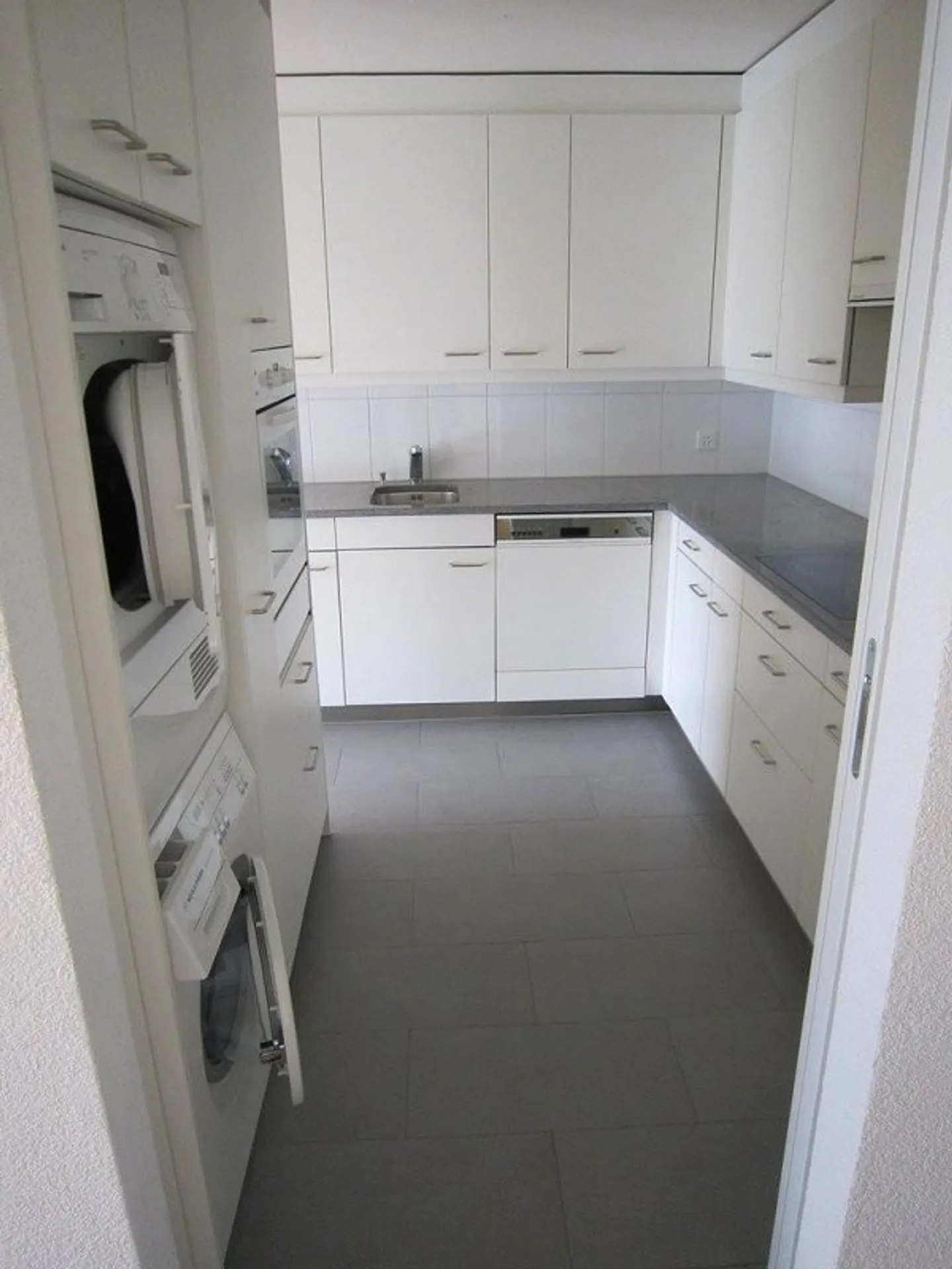 Appartamento di 2 1/2 locali, piano terra destro - Foto 2 di 5