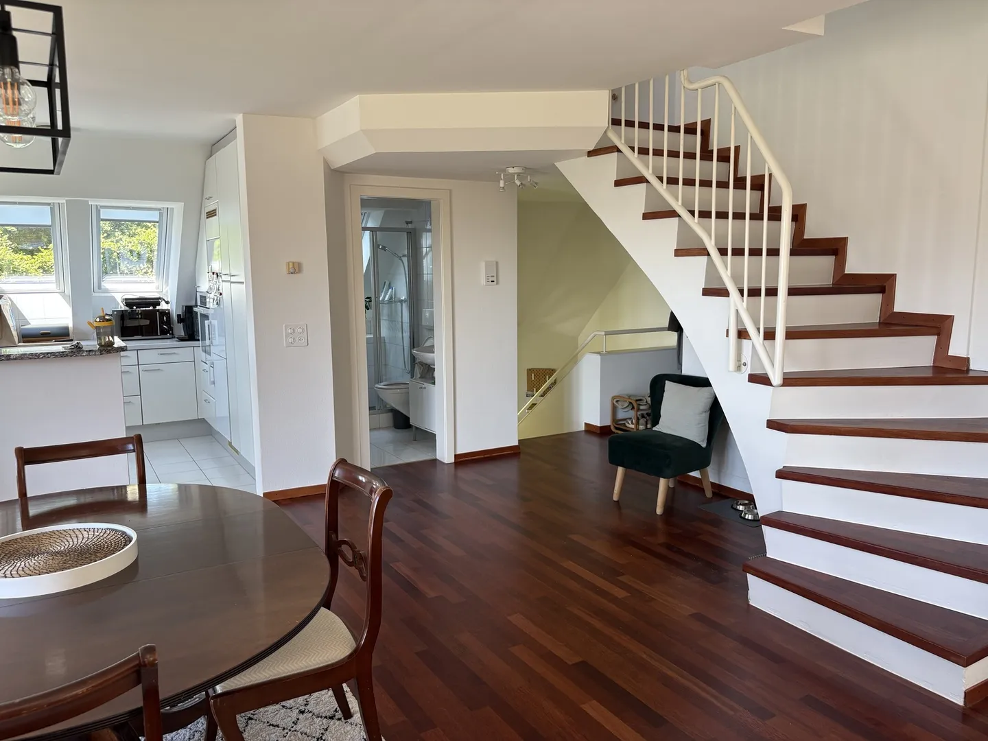3½ ROOM MAISONETTE APARTMENT IN ZURICH - DISTRICT 10 WIPKINGEN, FURNISHED - Photo 1 of 10