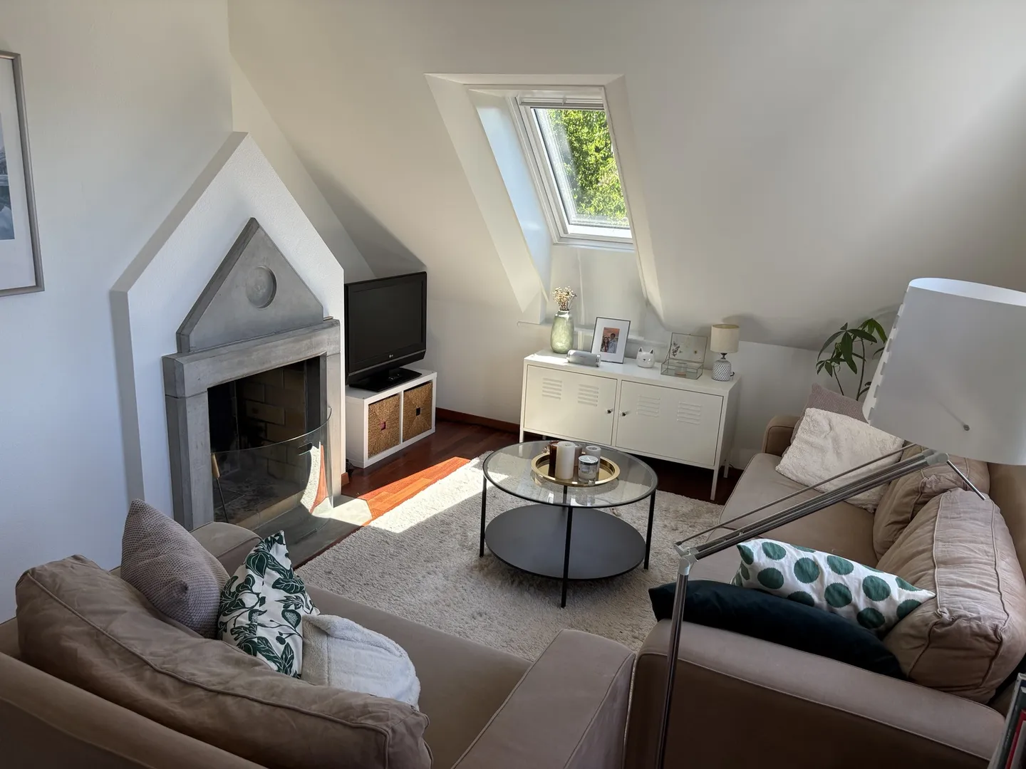 3½ ROOM MAISONETTE APARTMENT IN ZURICH - DISTRICT 10 WIPKINGEN, FURNISHED - Photo 2 of 10