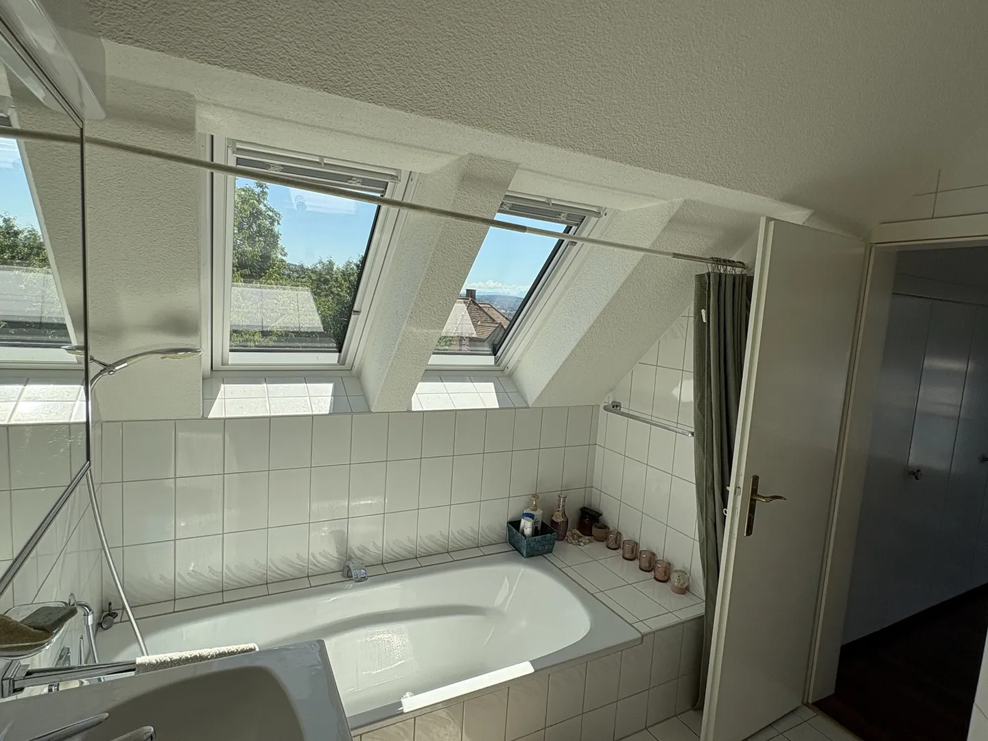 3½ ROOM MAISONETTE APARTMENT IN ZURICH - DISTRICT 10 WIPKINGEN, FURNISHED - Photo 8 of 10