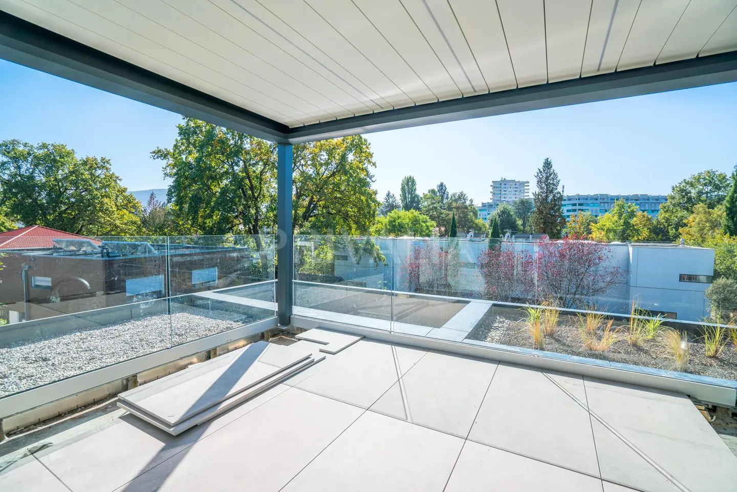 Splendida villa contemporanea progettata da un architetto in un'area residenziale di Chêne - Foto 8 di 10