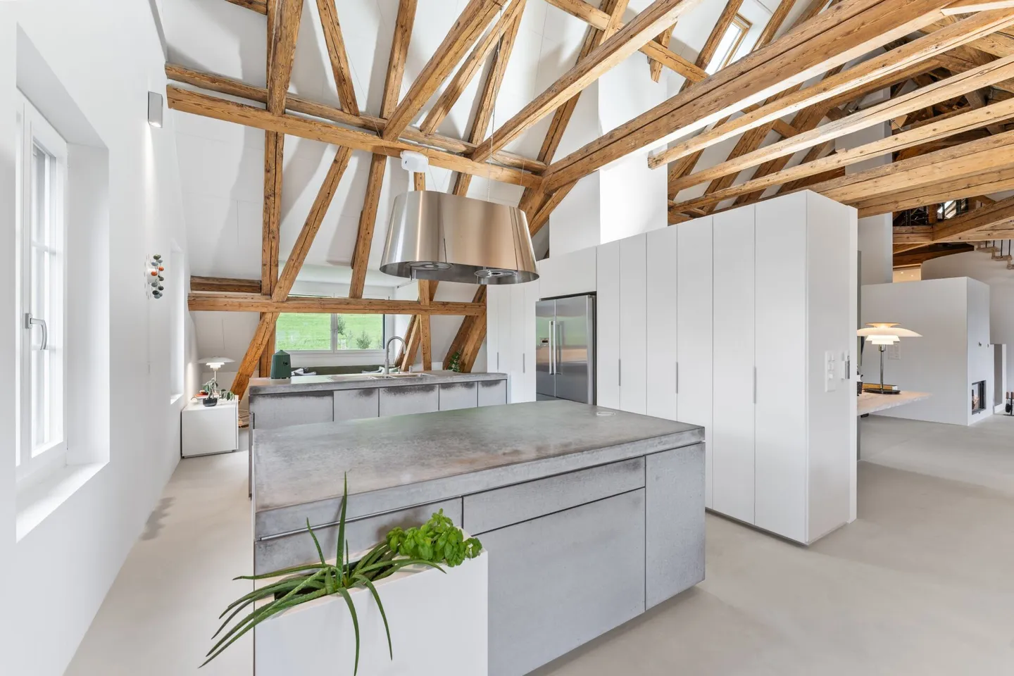 Appartamento attico elegante con vista sui Mythen, sul lago e sul verde lussureggiante - Foto 5 di 17