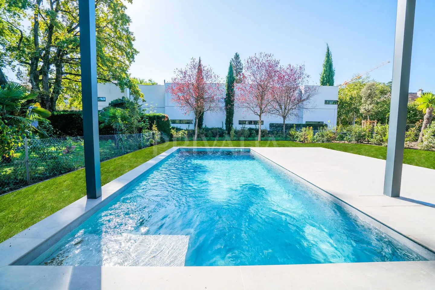 Splendida villa contemporanea progettata da un architetto in un'area residenziale di Chêne - Foto 9 di 10