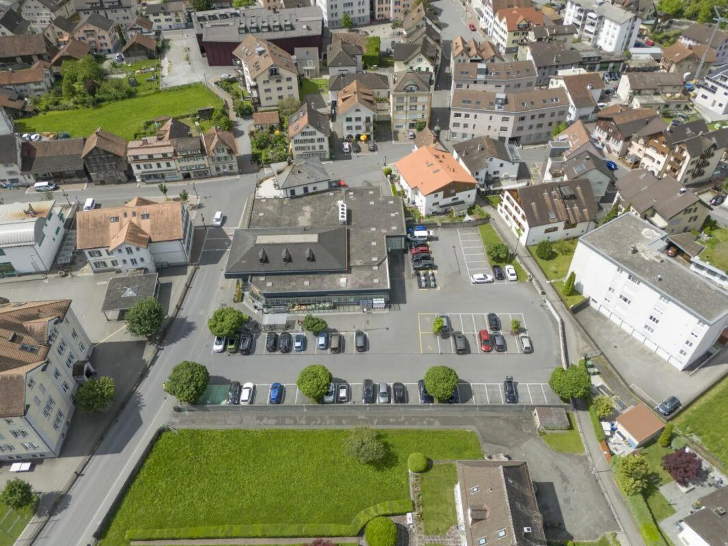Espace commercial attrayant au centre - utilisation flexible - Photo 2 sur 9