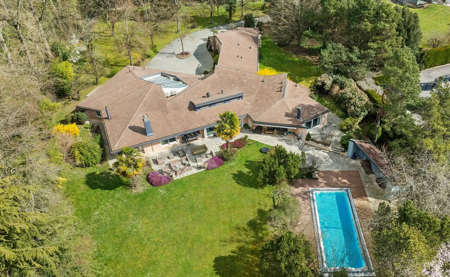 Magnifique propriété d'architecte avec piscine à Lussy sur Morges - Photo 2 sur 15