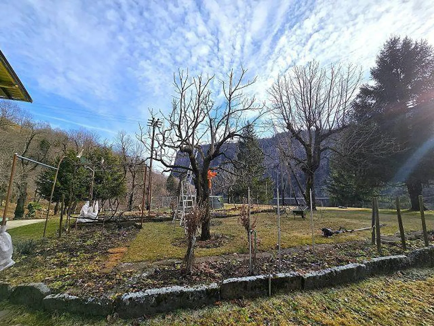 Maison 5 1/2 pièces en emplacement isolé avec beau jardin - Photo 25 sur 38