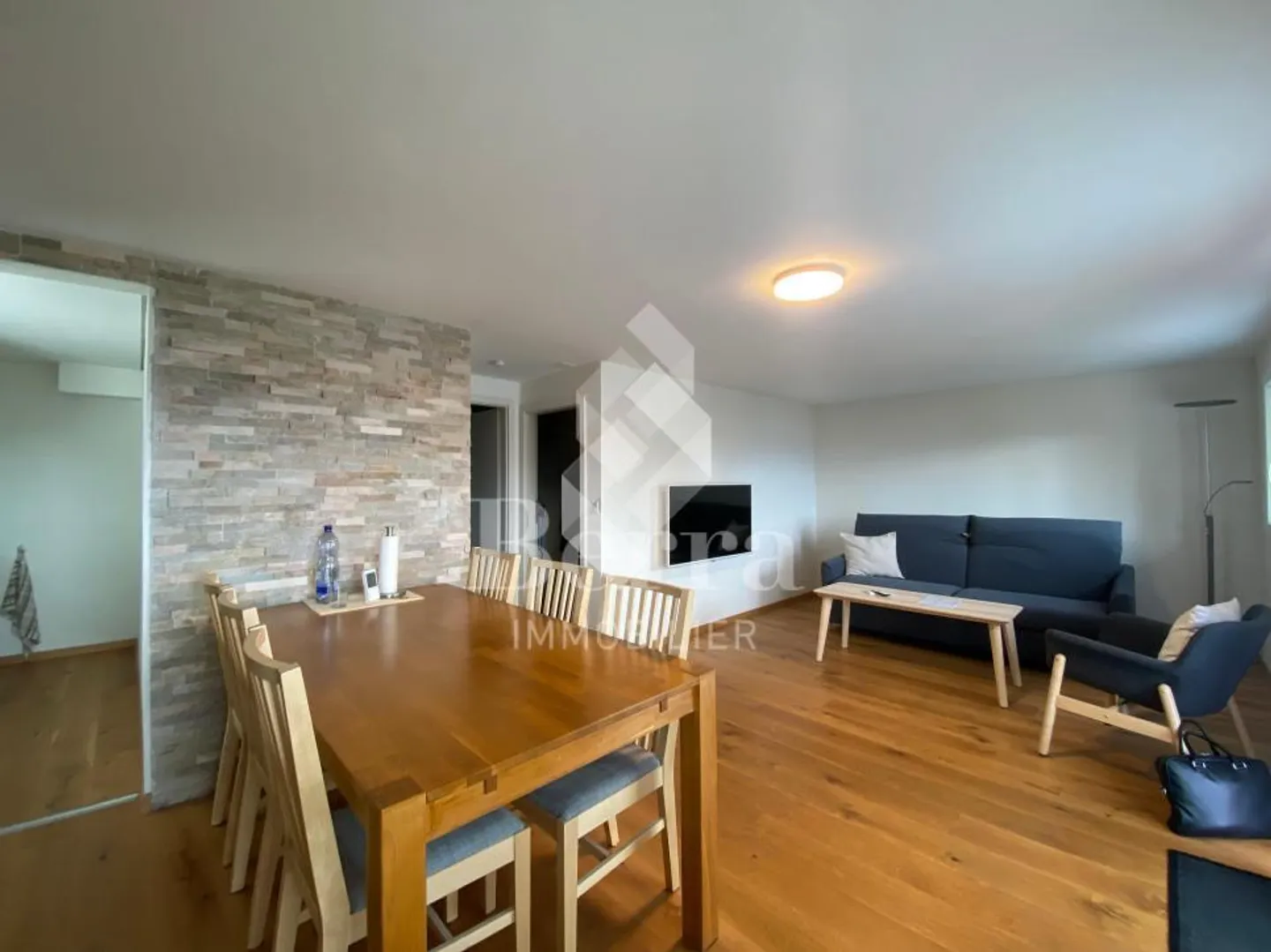 Schönes renoviertes Chalet mit unabhängigem Studio und Panoramablick auf den Genfer See - Foto 4 von 13