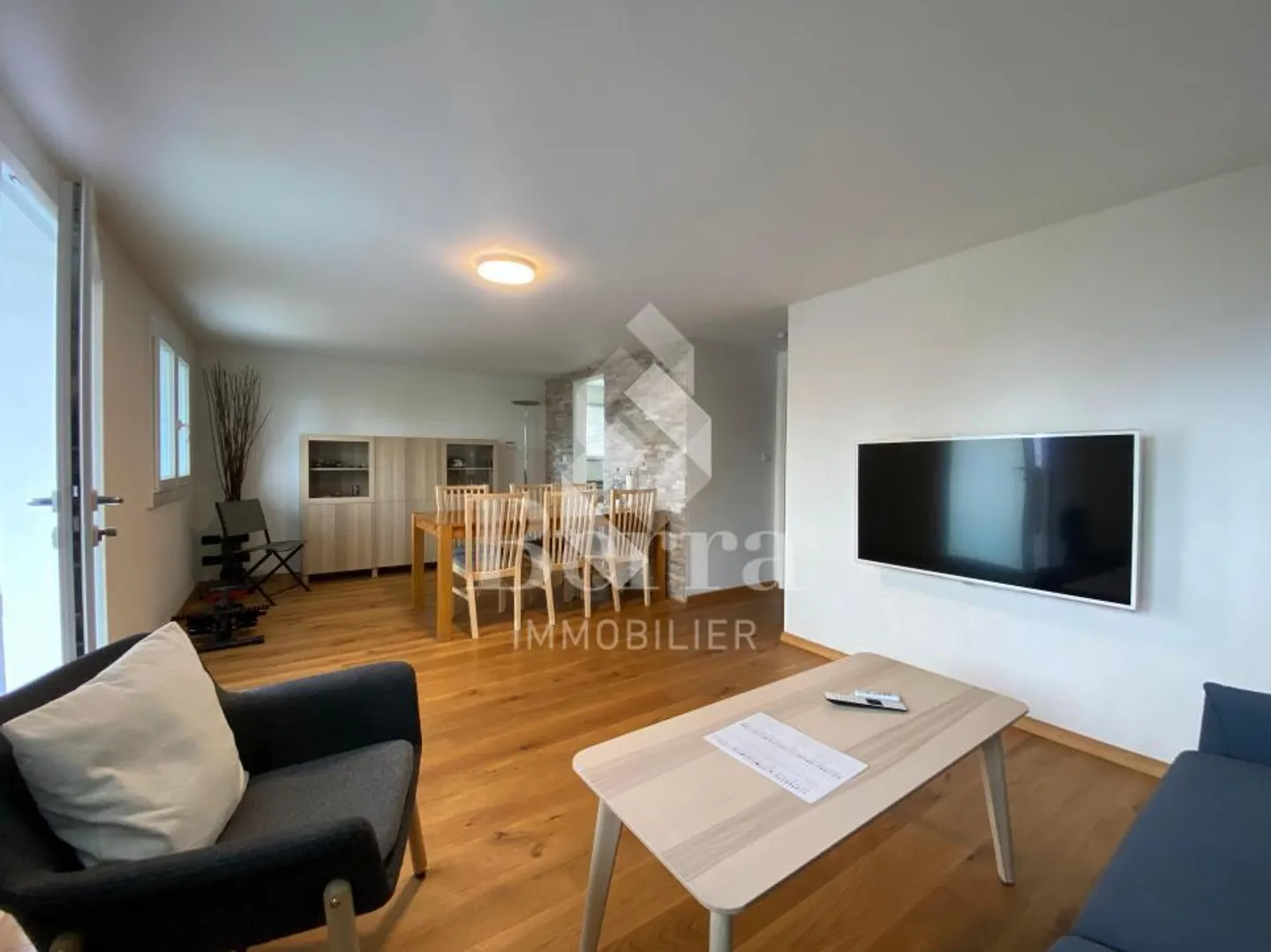 Schönes renoviertes Chalet mit unabhängigem Studio und Panoramablick auf den Genfer See - Foto 5 von 13