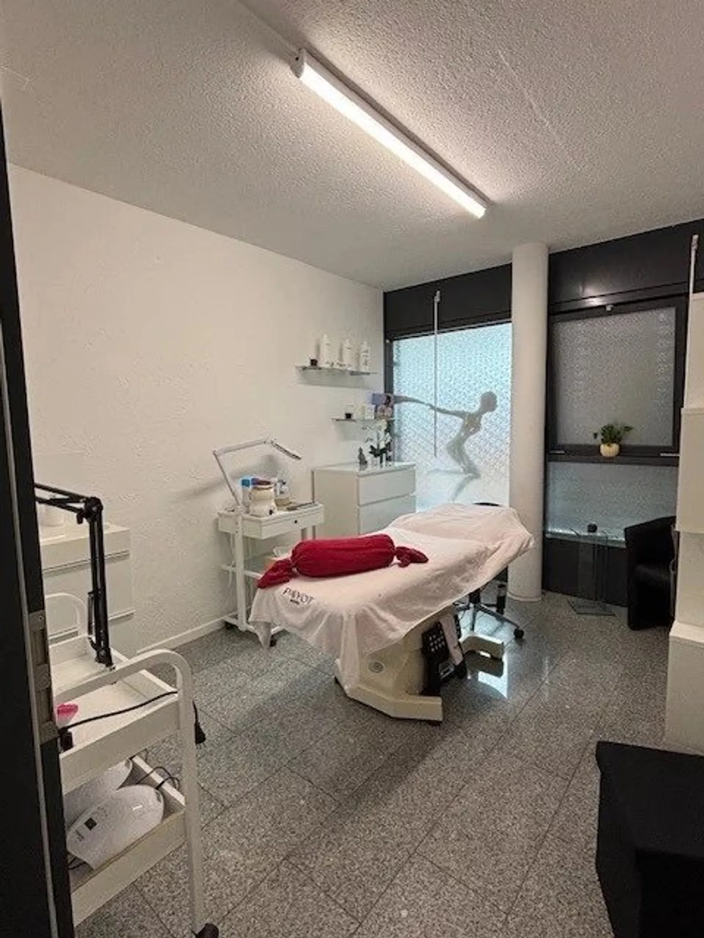 Gewerbefläche mit bestehender Aktivität und hervorragender Rentabilität - Foto 5 von 7