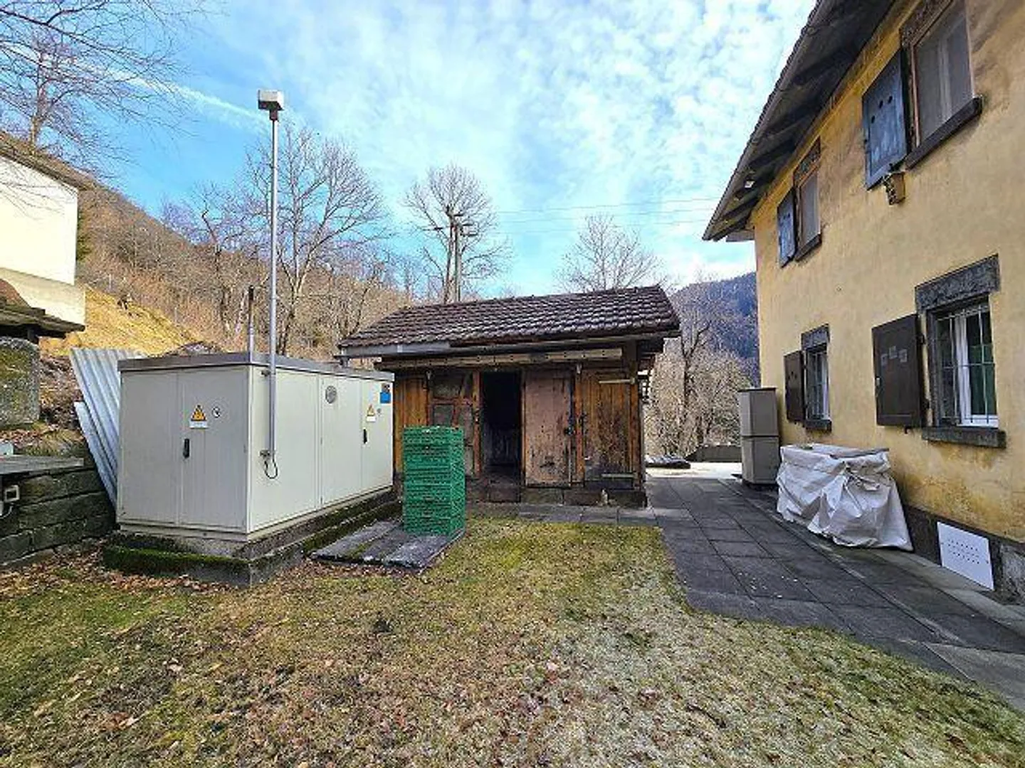 Maison 5 1/2 pièces en emplacement isolé avec beau jardin - Photo 34 sur 38