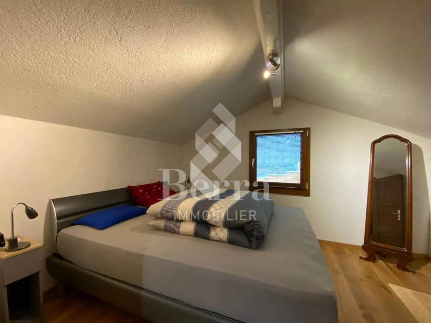 Schönes renoviertes Chalet mit unabhängigem Studio und Panoramablick auf den Genfer See - Foto 10 von 13