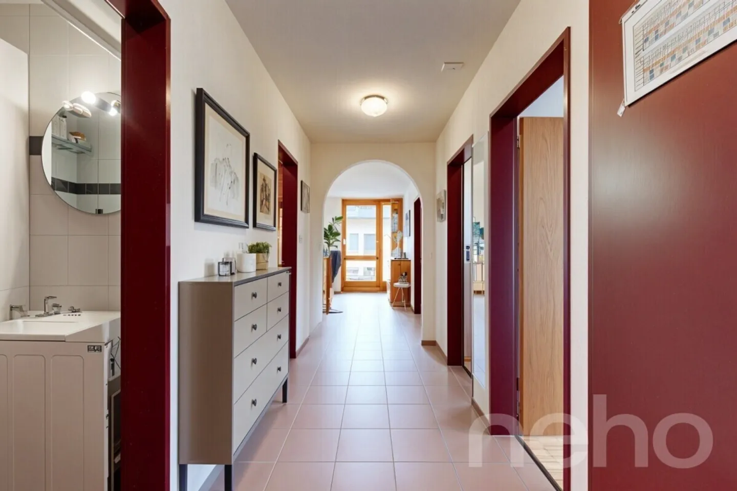 Bright 4.5-room apartment with fireplace, balcony, green view. Near Thun. - Photo 5 of 12