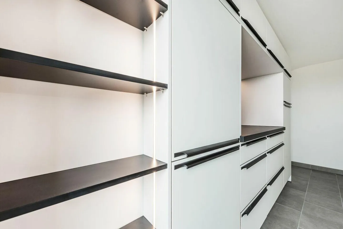 2.5-room apartment in first occupancy with lake view - Photo 9 of 13