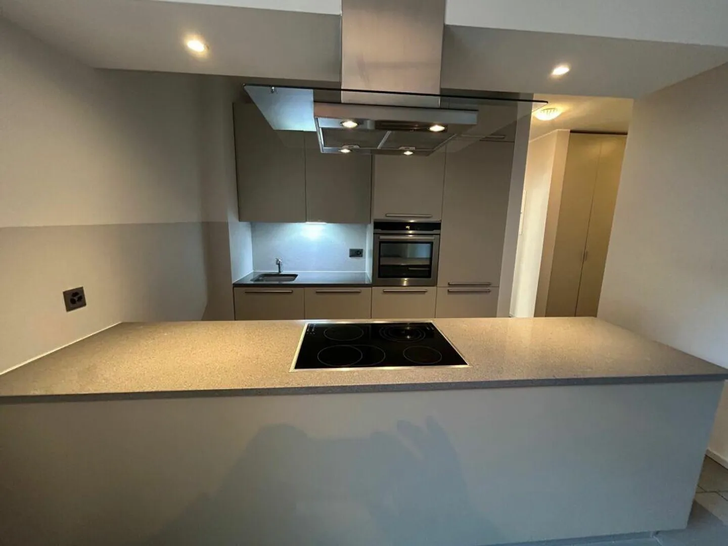 Appartement récemment rénové - Photo 2 sur 10