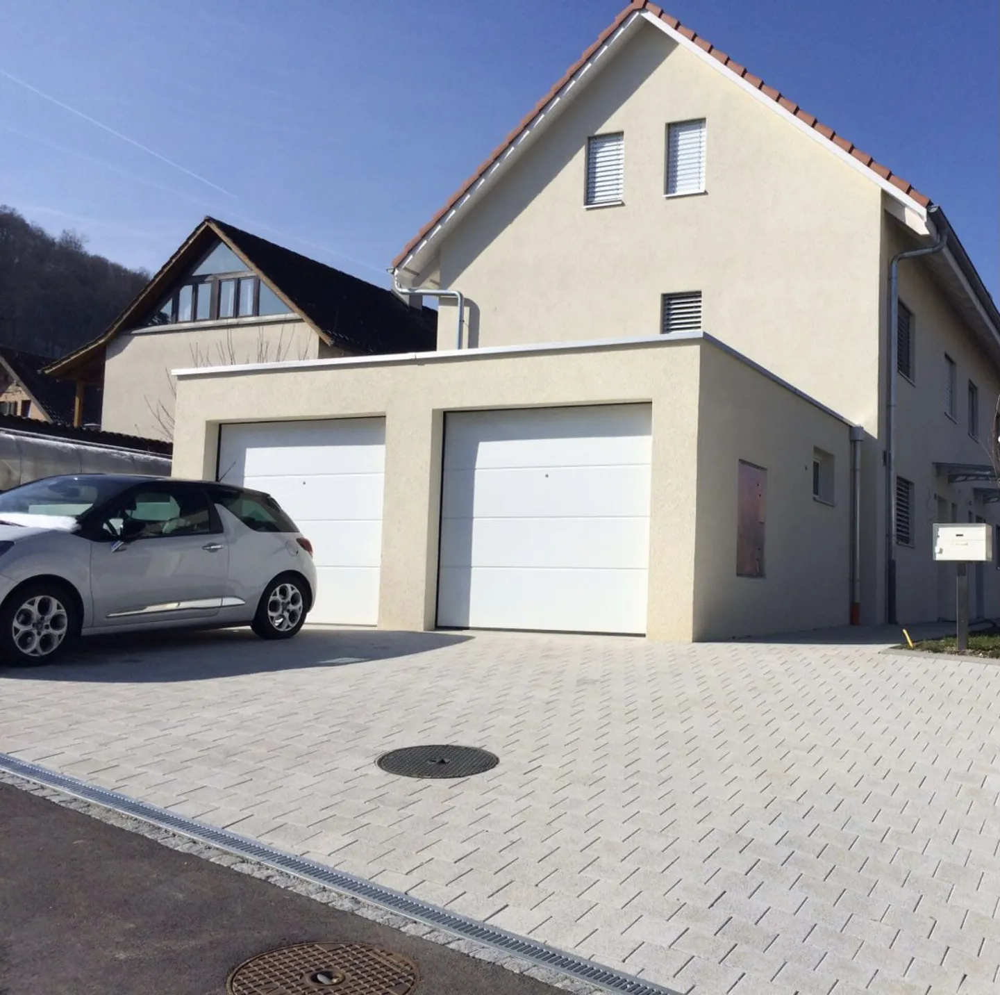 Doppeleinfamilienhaus mit Garten! - Foto 1 von 10