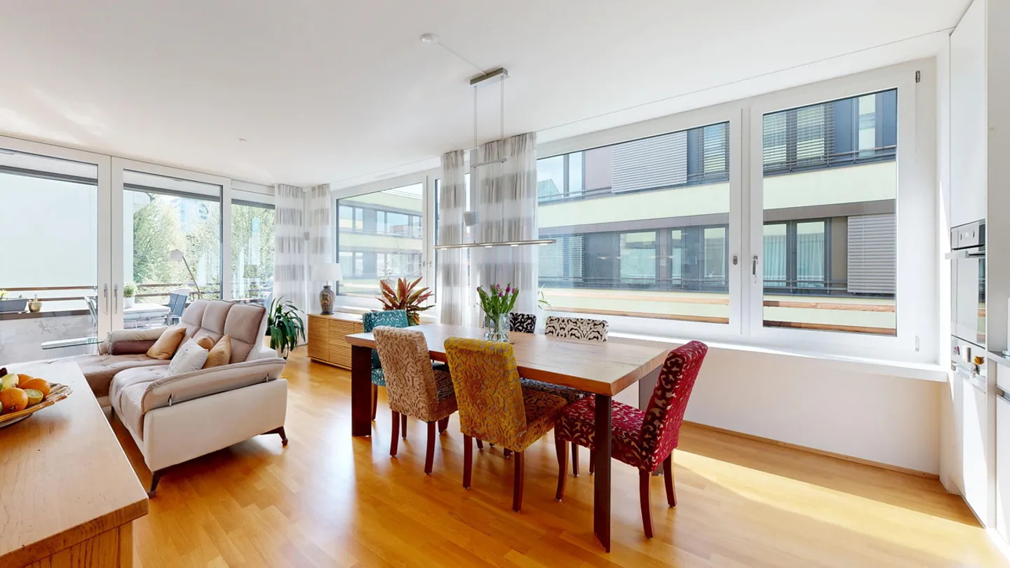 Modern 3.5-room apartment in building rights with parking space - Photo 4 of 15