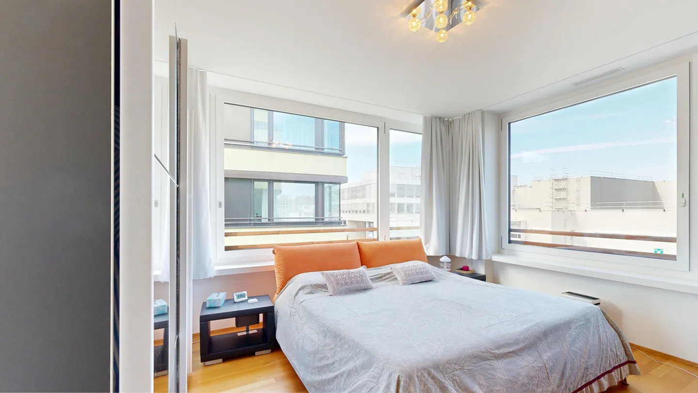 Modern 3.5-room apartment in building rights with parking space - Photo 10 of 15