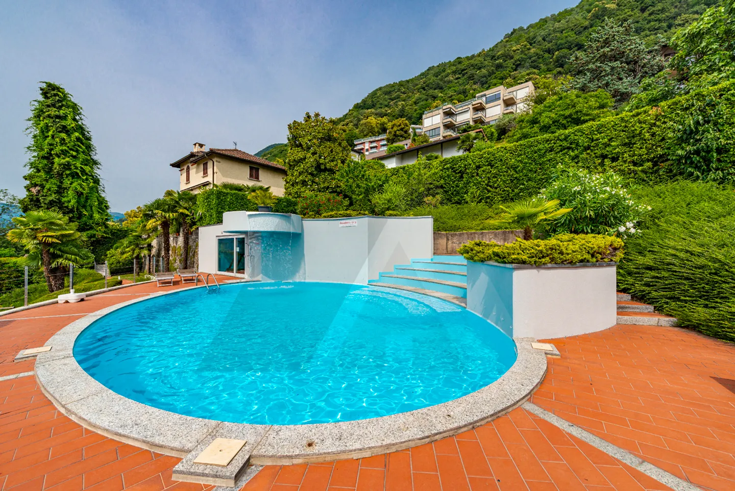 APARTMENT WITH PRIVATE GARDEN AND COMMUNITY POOL - Photo 4 of 19
