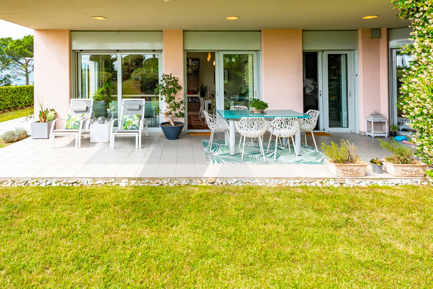 APARTMENT WITH PRIVATE GARDEN AND COMMUNITY POOL - Photo 7 of 19