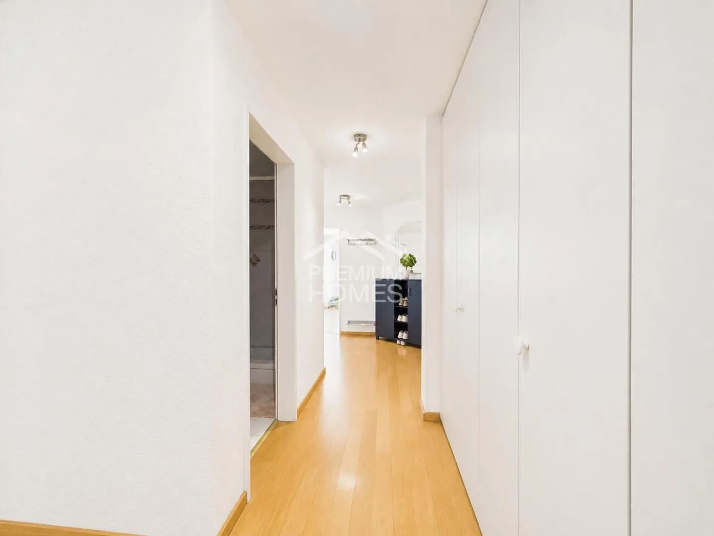 High-Quality Living in the Luxury District of Cham - Photo 5 of 13