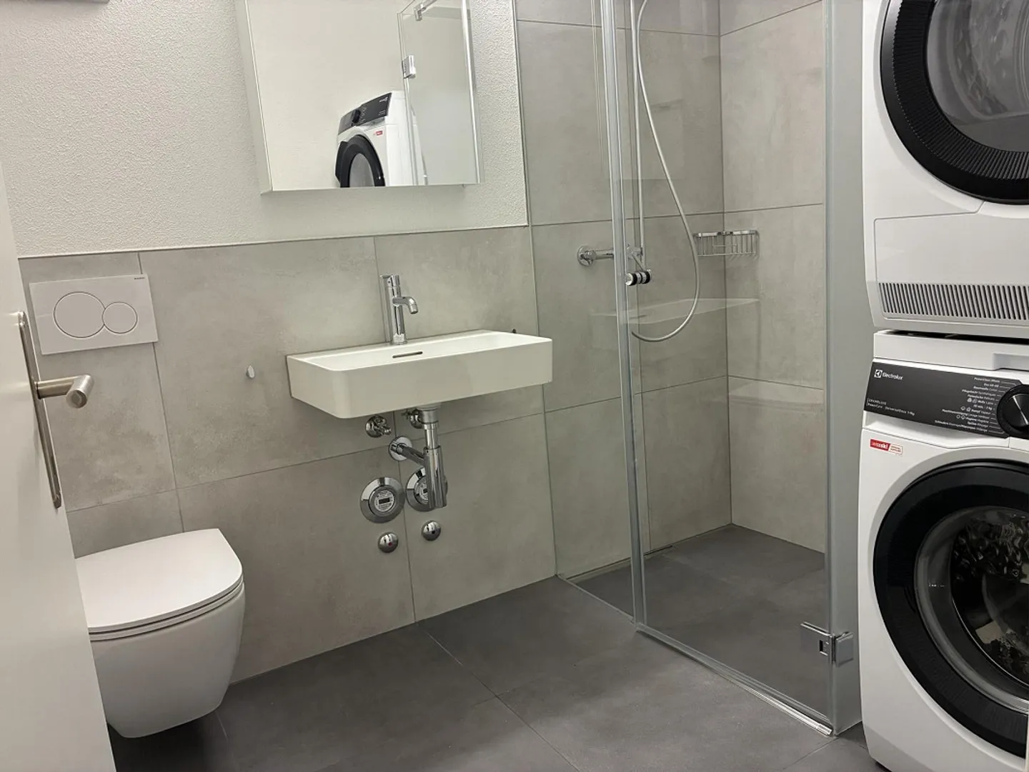 Newly renovated 1.5-room apartment - Photo 3 of 7