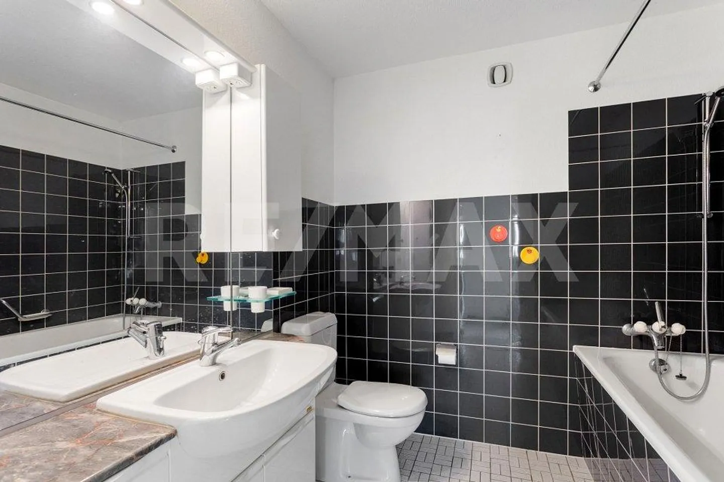 Spacious 4.5-room condominium with 2 balconies - Photo 8 of 12