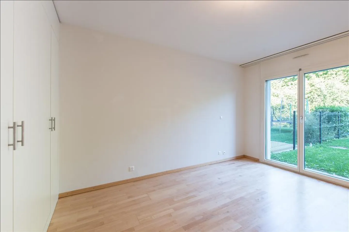 Appartement de Luxe avec Jardin - Photo 7 sur 8