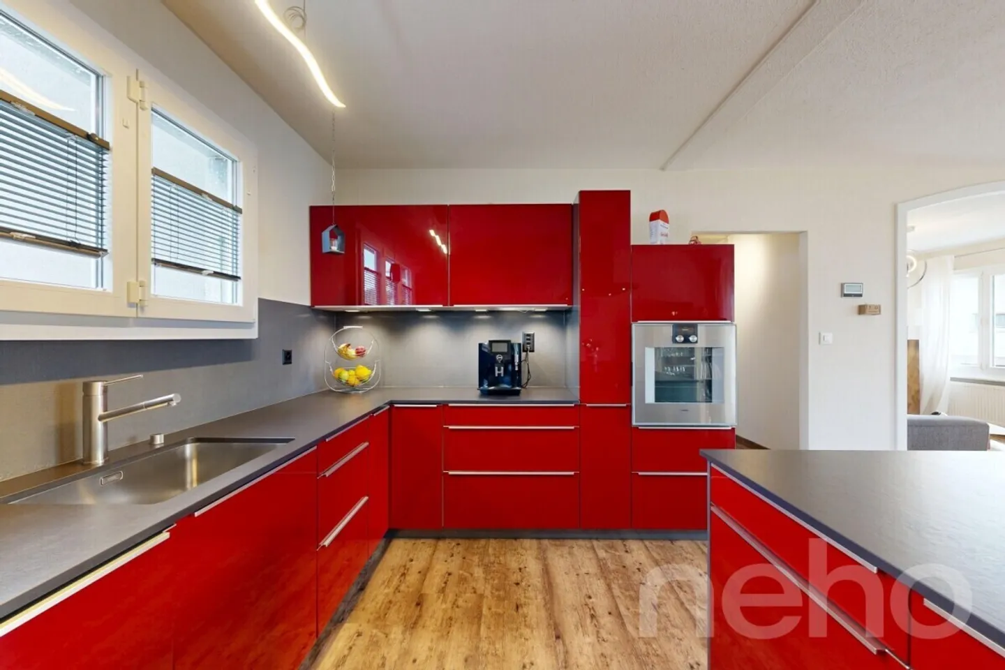 Superbina piccola casa familiare ristrutturata con terrazza e grande giardino! - Foto 8 di 12