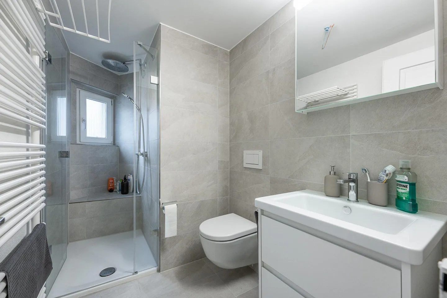 Renovated 3-room apartment in Altstetten - Photo 3 of 9