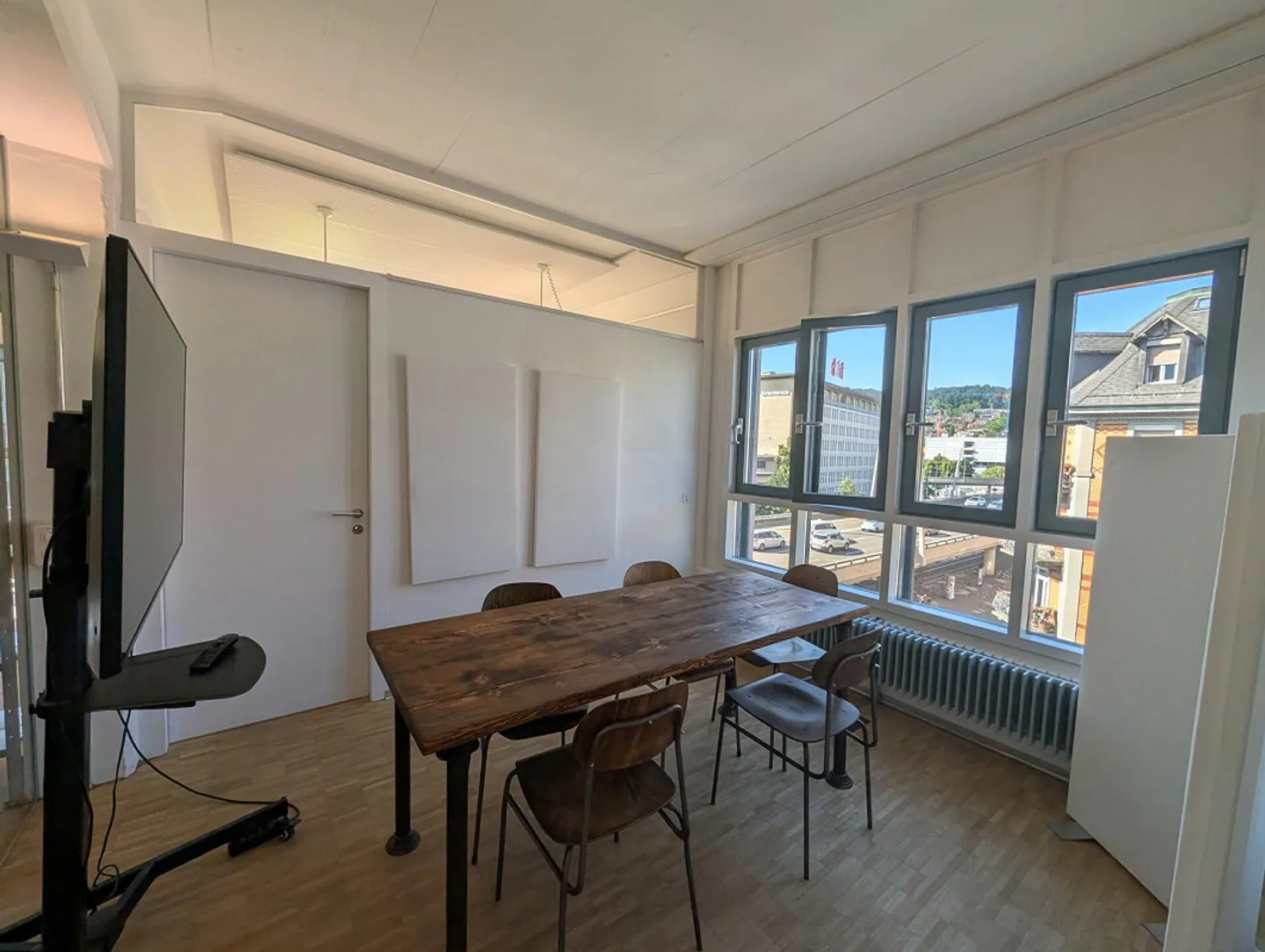 Espace de bureau loft meublé avec terrasse sur le toit - Photo 3 sur 8