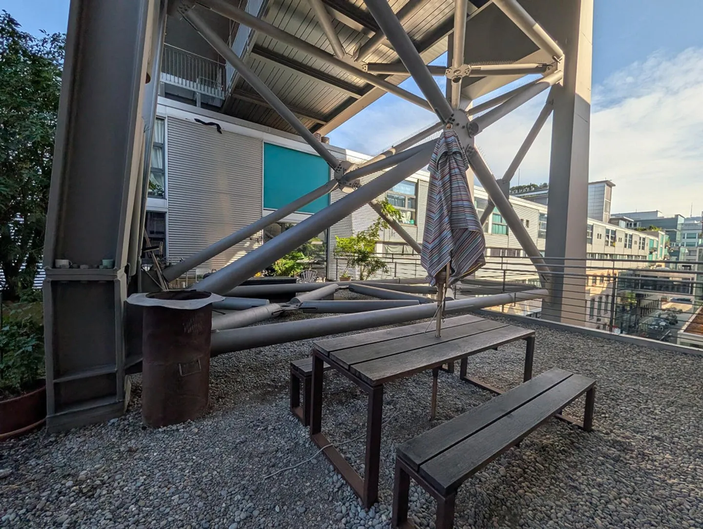 Espace de bureau loft meublé avec terrasse sur le toit - Photo 7 sur 8