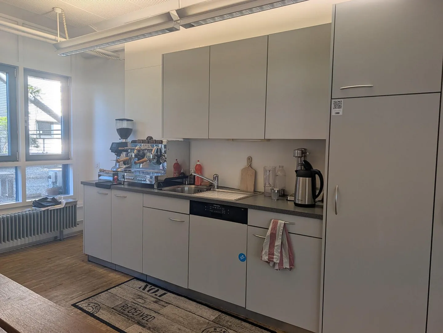 Espace de bureau loft meublé avec terrasse sur le toit - Photo 4 sur 8