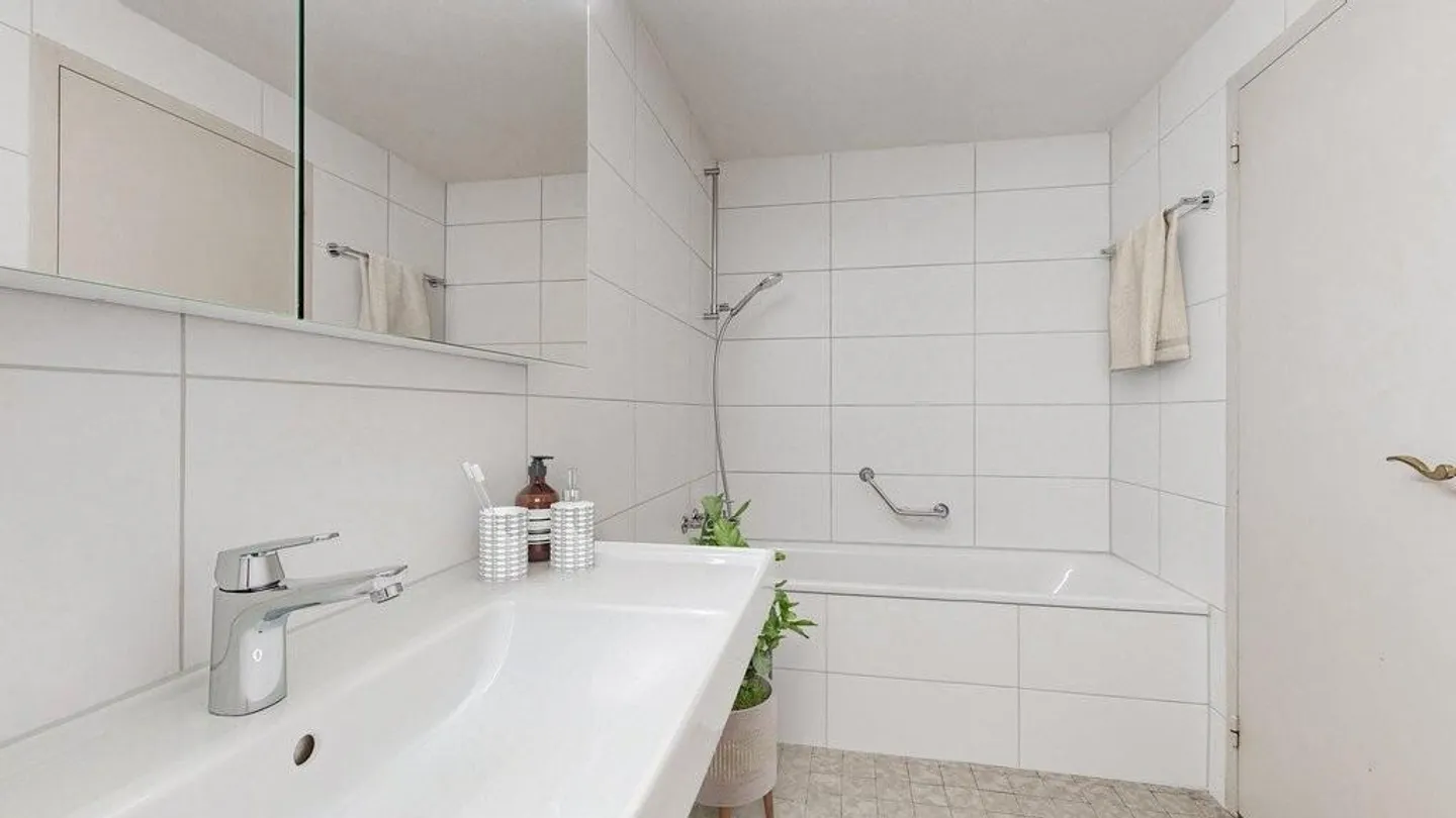 Are you looking for a spacious city apartment? - Photo 6 of 12