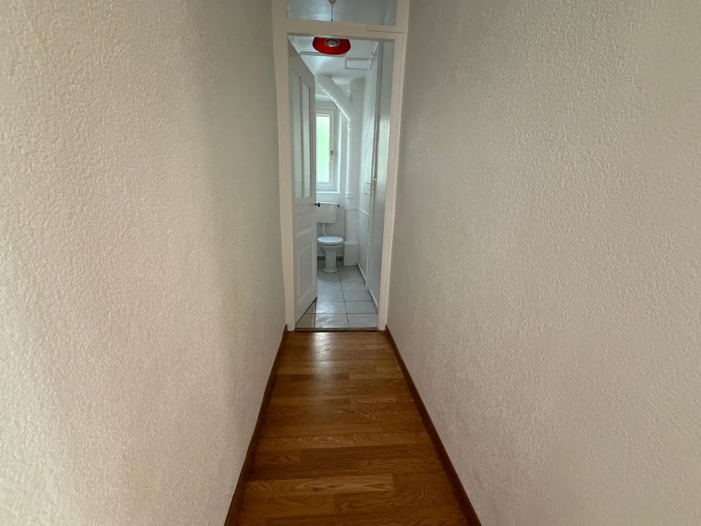 2.5-room apartment on the ground floor in La Chaux-de-Fonds - Photo 3 of 8