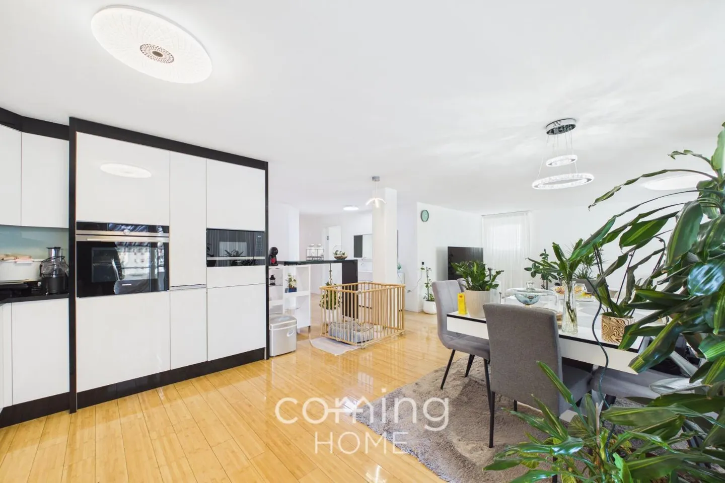 Posto aperto 5.5 stanze - Foto 1 di 12