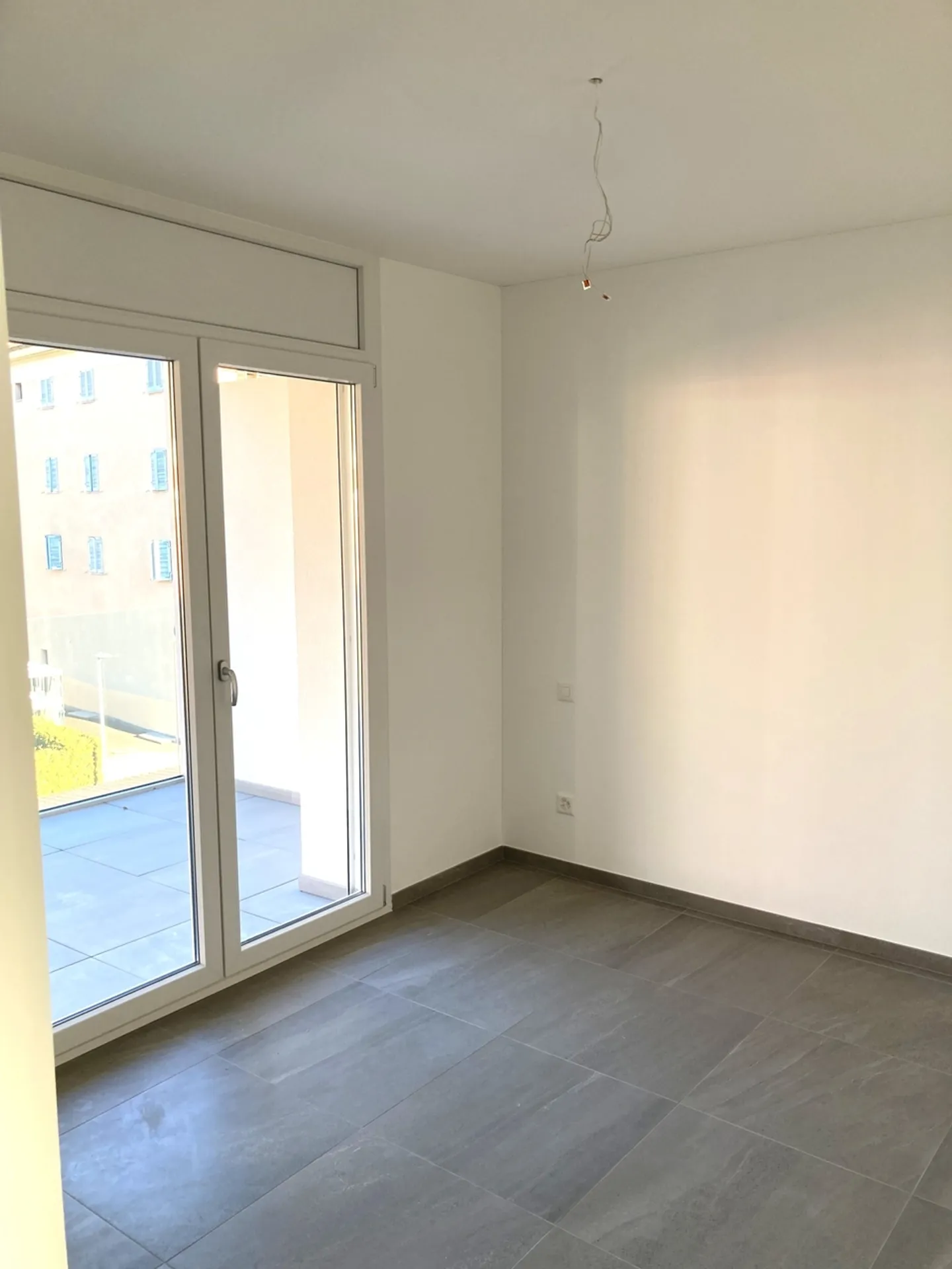 Appartamento 3.5 locali a Caslano, Canton TI - Moderno, raffinato e centrale - Foto 5 di 9