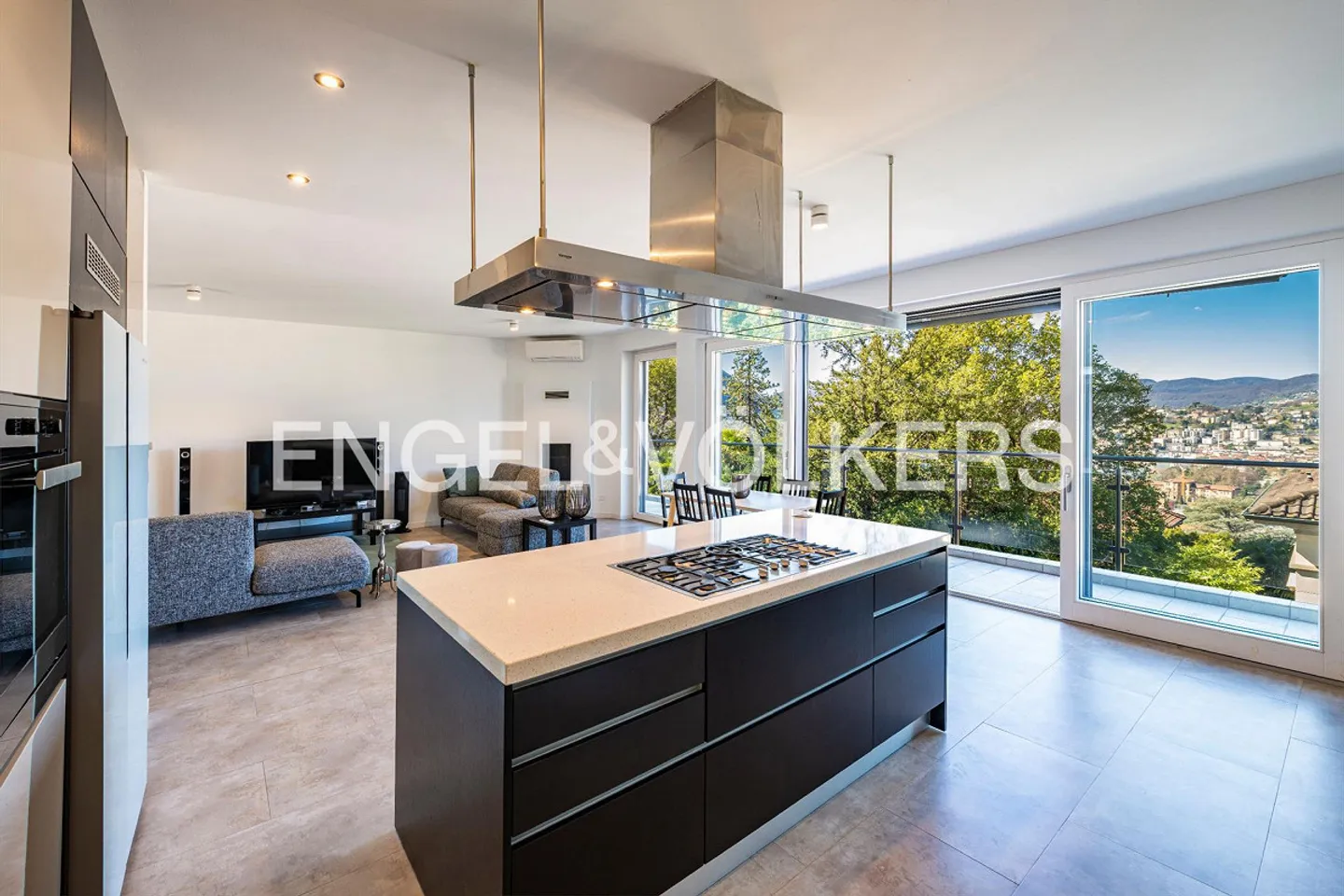 Maison familiale avec terrasse sur le toit - Photo 6 sur 13