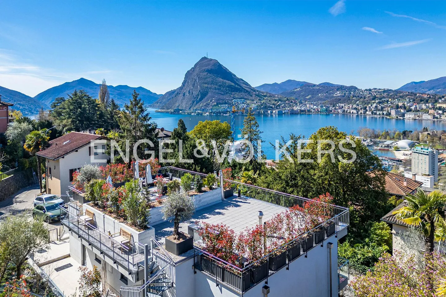 Maison familiale avec terrasse sur le toit - Photo 1 sur 13