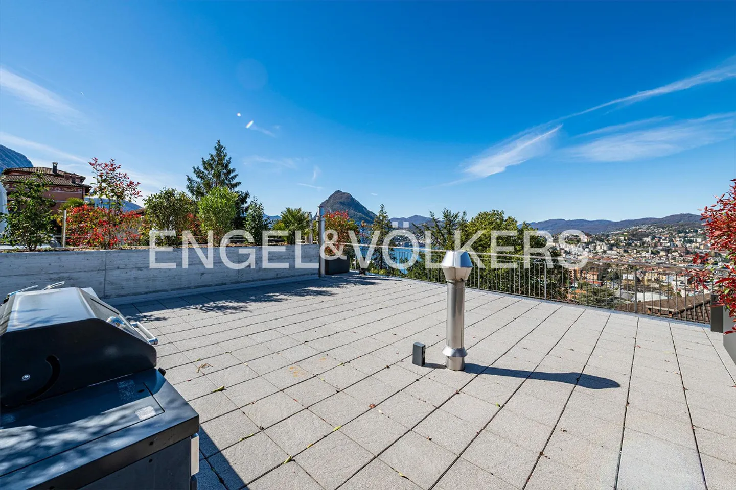 Maison familiale avec terrasse sur le toit - Photo 2 sur 13