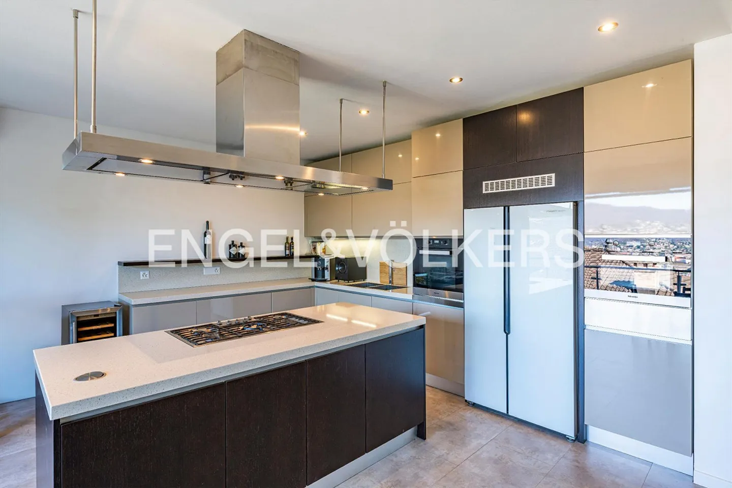 Maison familiale avec terrasse sur le toit - Photo 7 sur 13