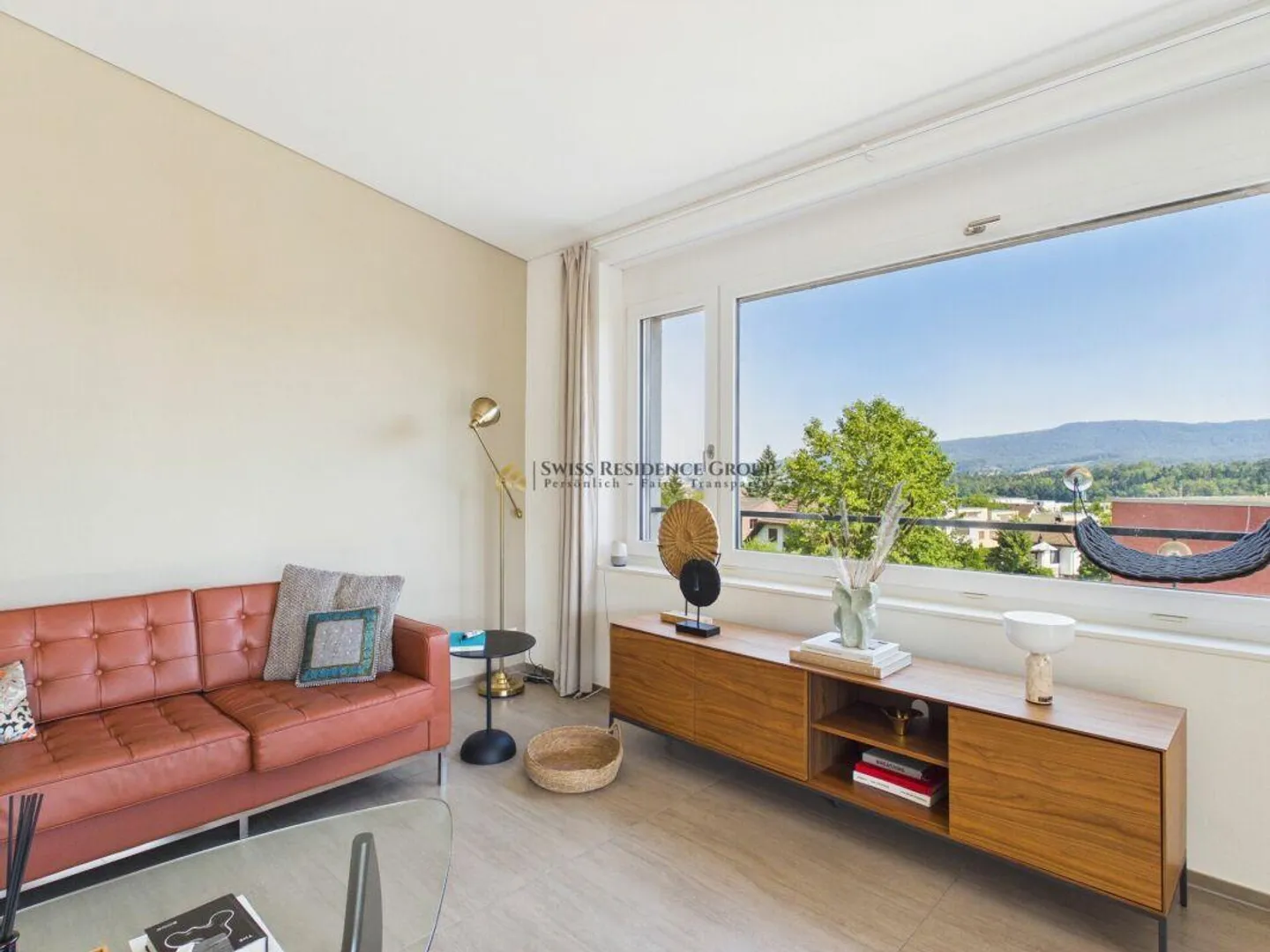 Light-flooded living with large terrace and breathtaking views - Photo 3 of 13