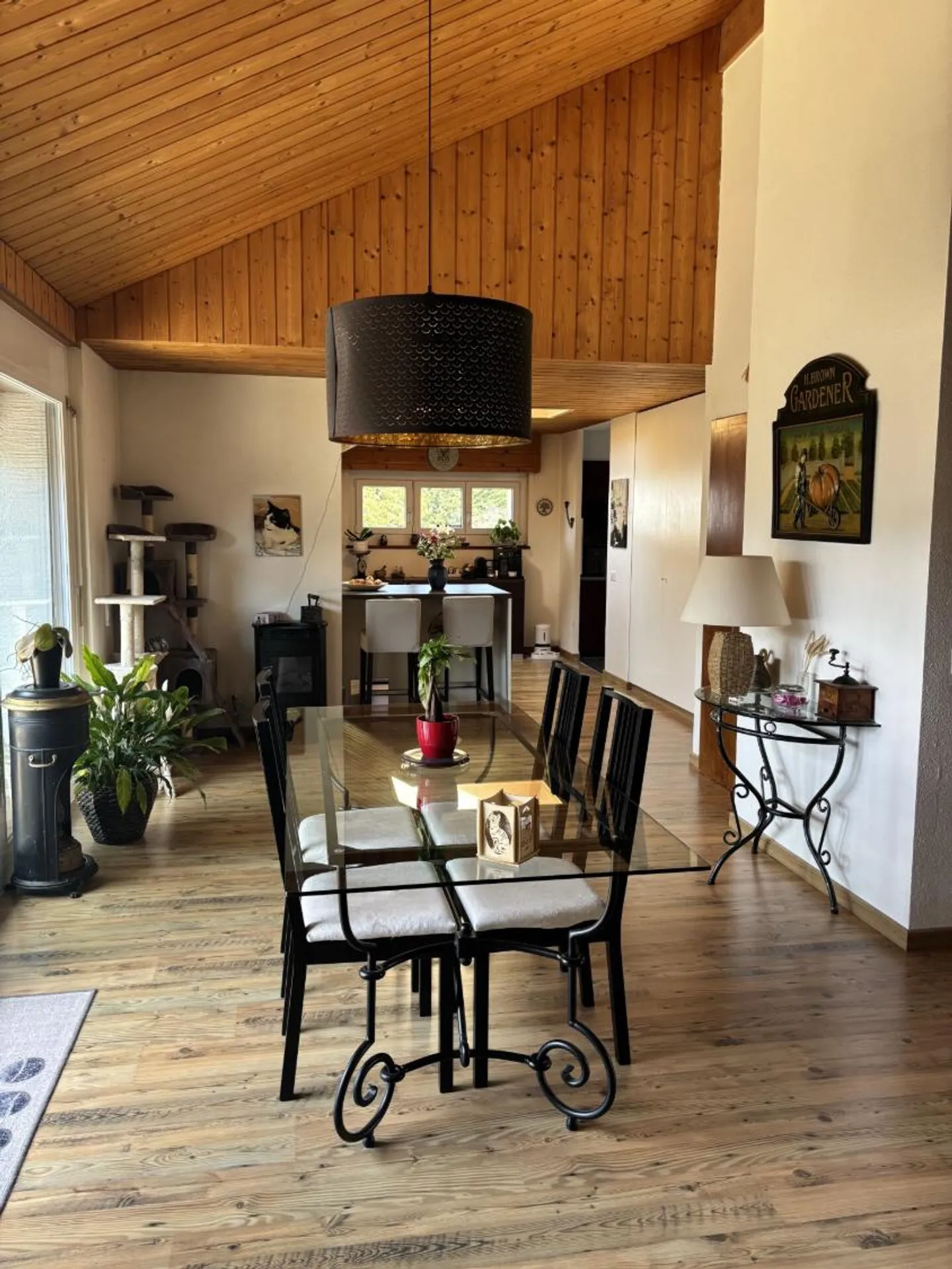 Beautiful duplex with plenty of light - Photo 4 of 12