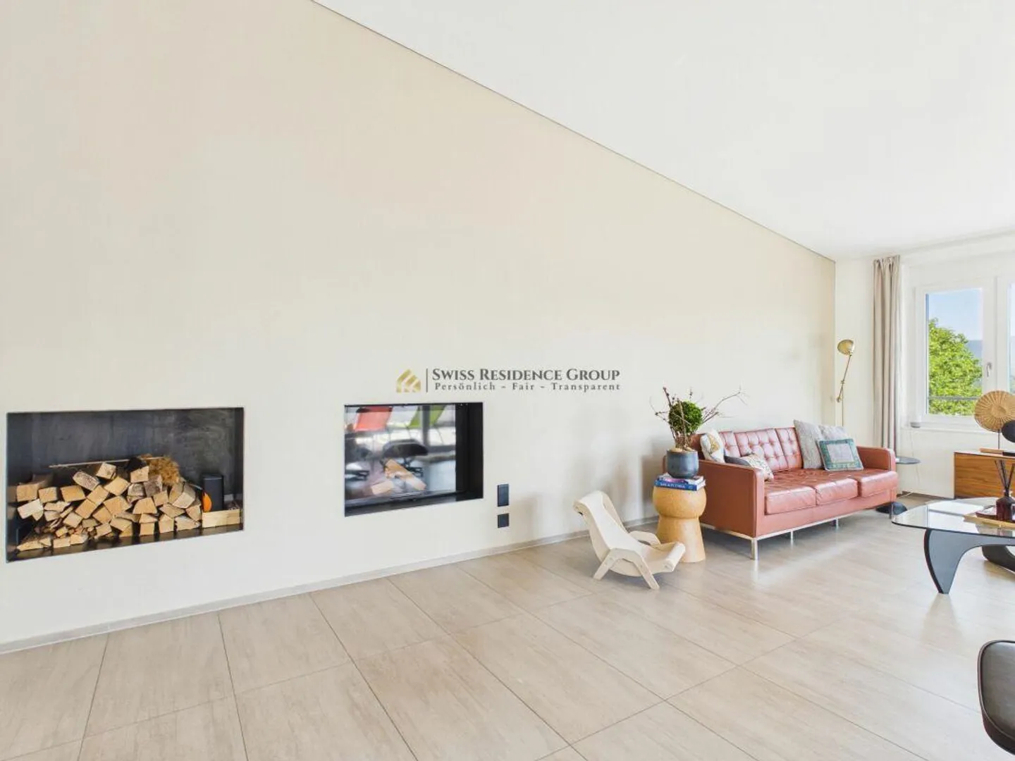 Light-flooded living with large terrace and breathtaking views - Photo 5 of 13