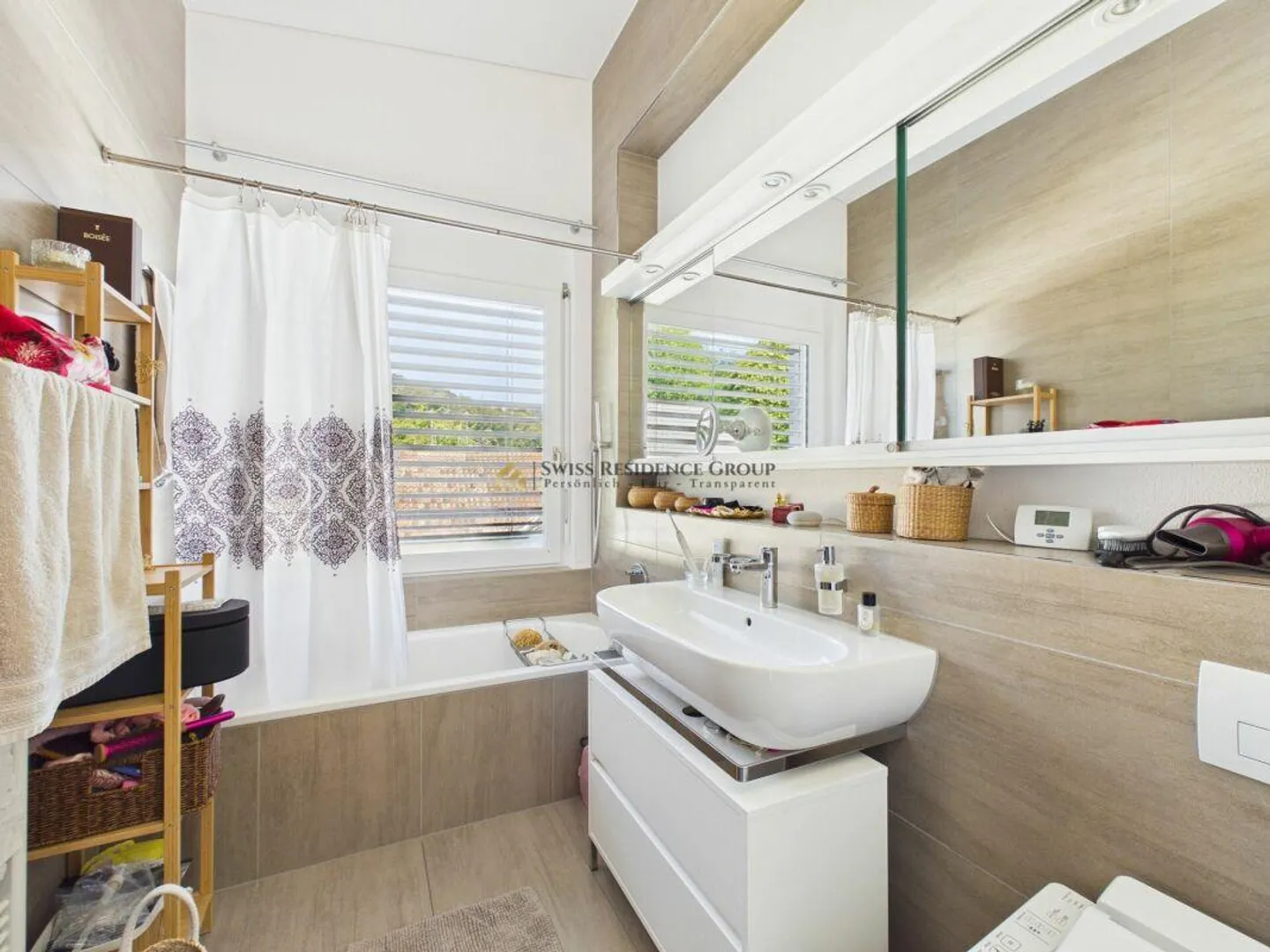Light-flooded living with large terrace and breathtaking views - Photo 12 of 13