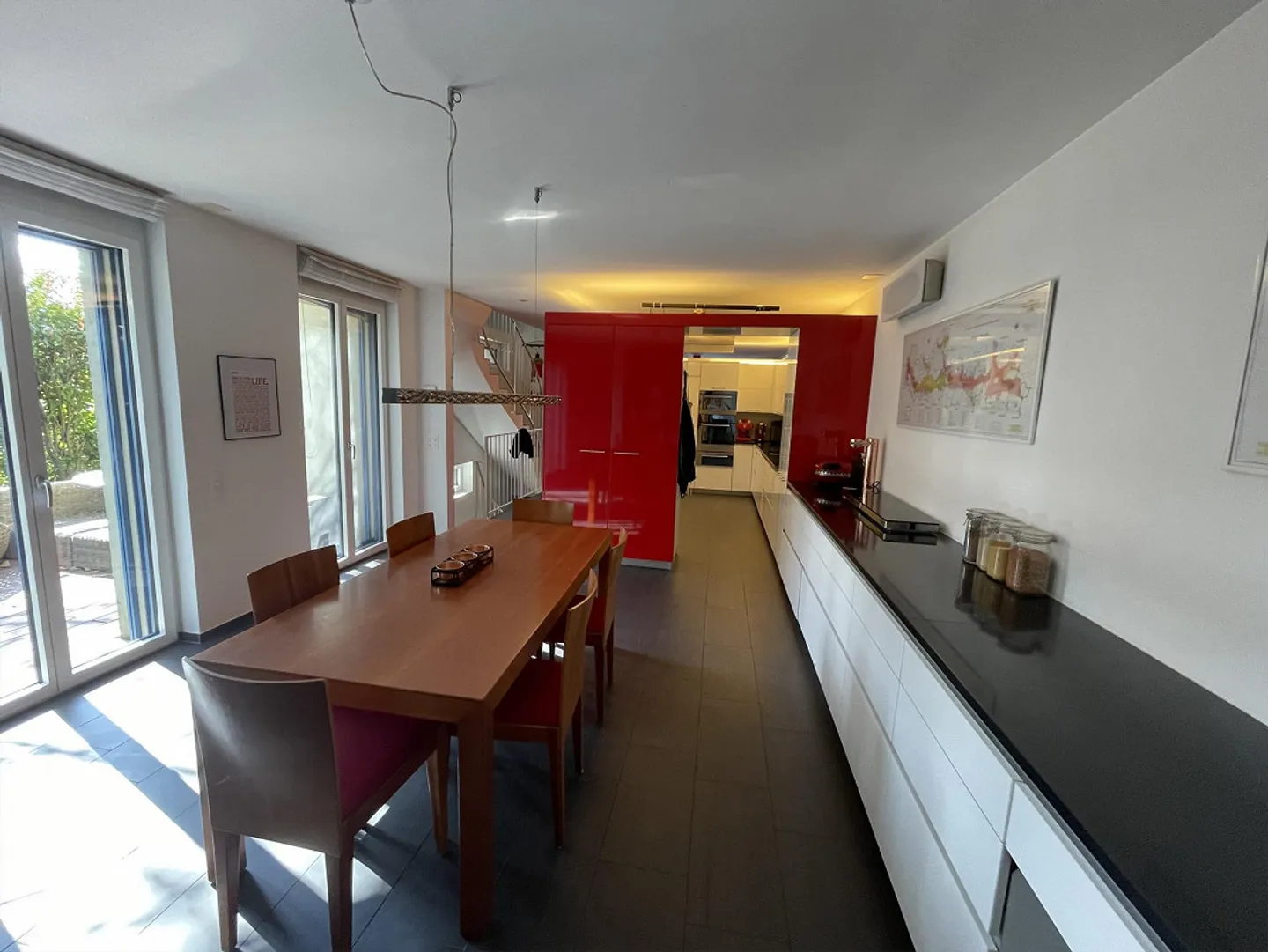 6.5-Zimmer-Einfamilienhaus mit pärkehnlichem Garten und viel Potenzial - Foto 3 di 5