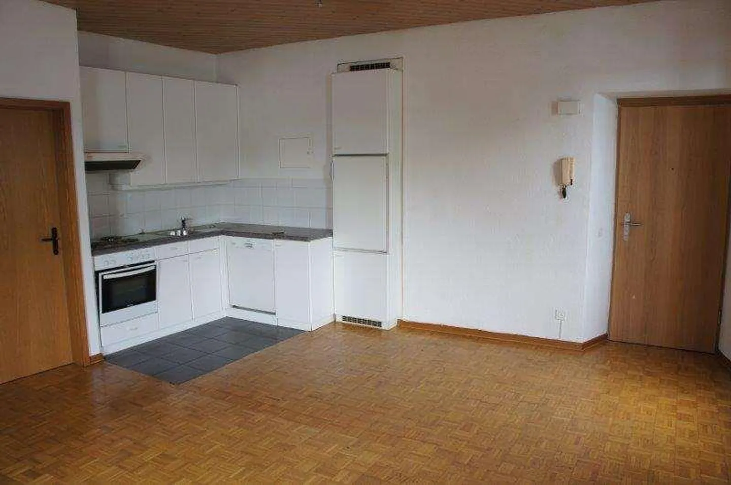 MENDRISIO-CAPOLAGO: PALAZZINA A REDDITO - Foto 5 di 13