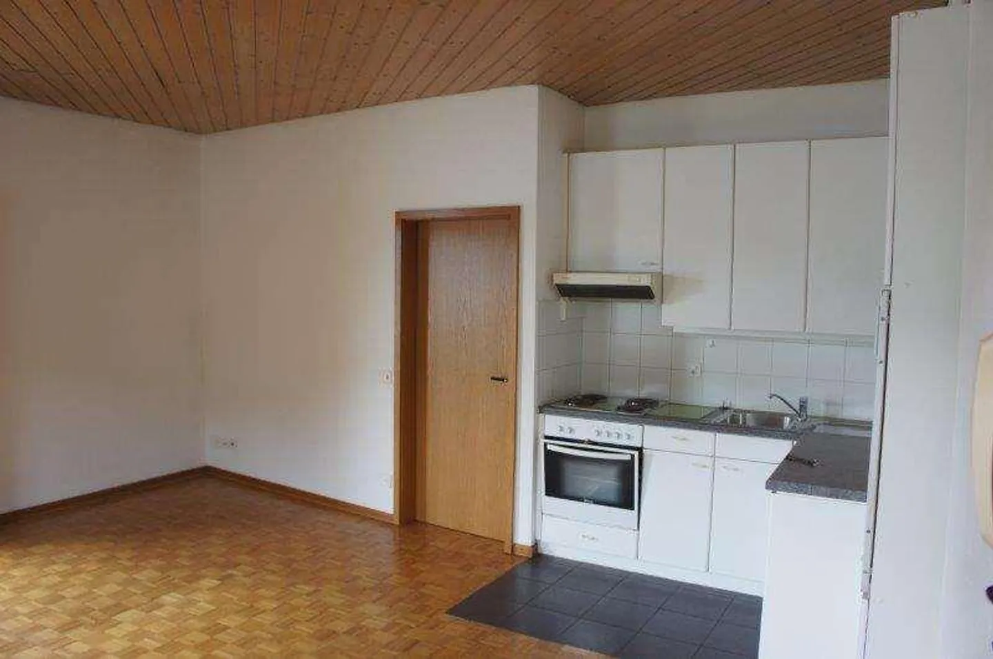 MENDRISIO-CAPOLAGO: PALAZZINA A REDDITO - Foto 6 di 13