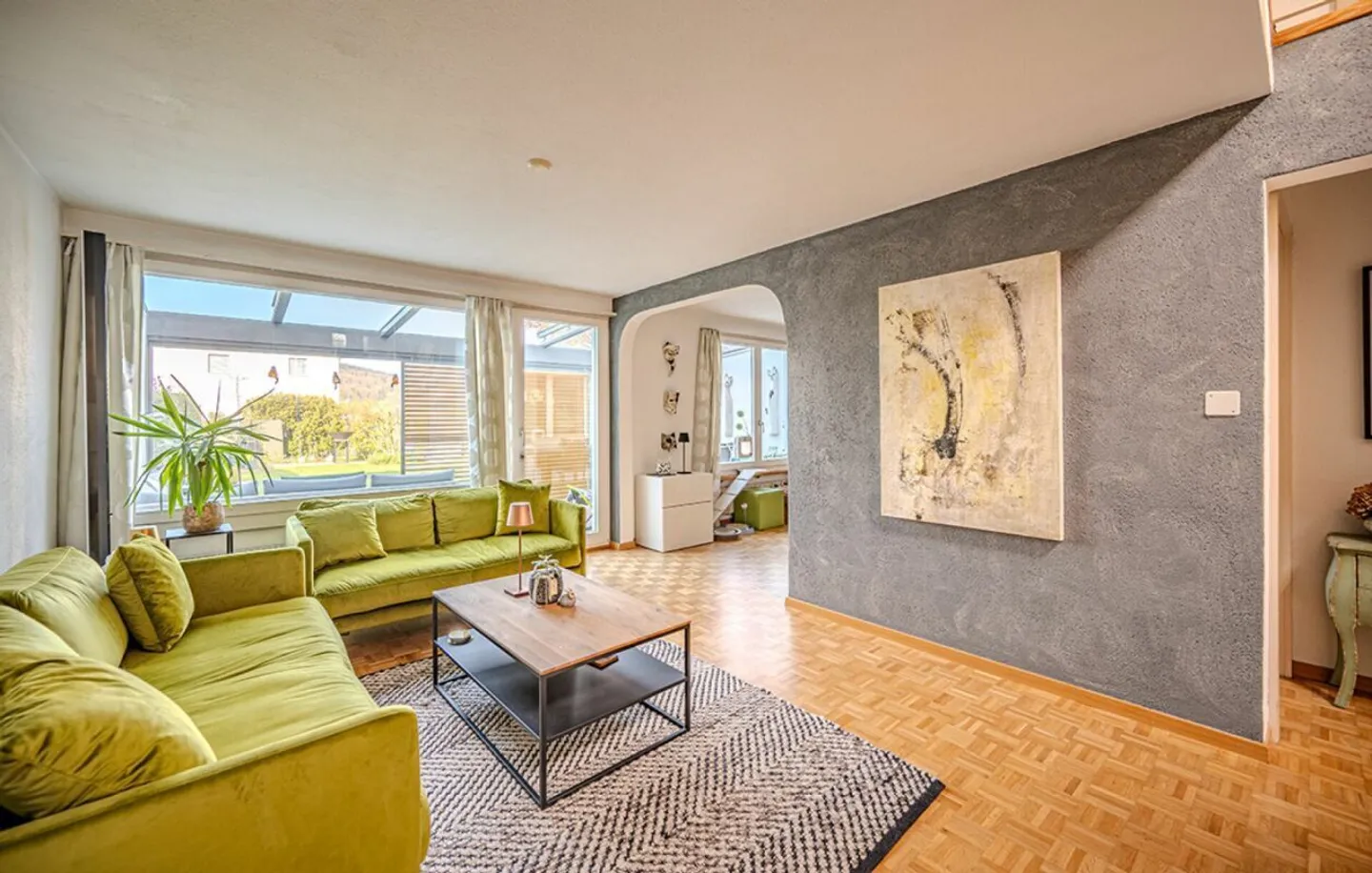 Casa a schiera con giardino ben curato - Foto 1 di 13